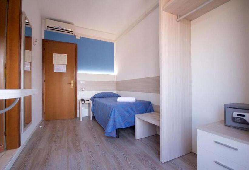 标准单人间, Serenella