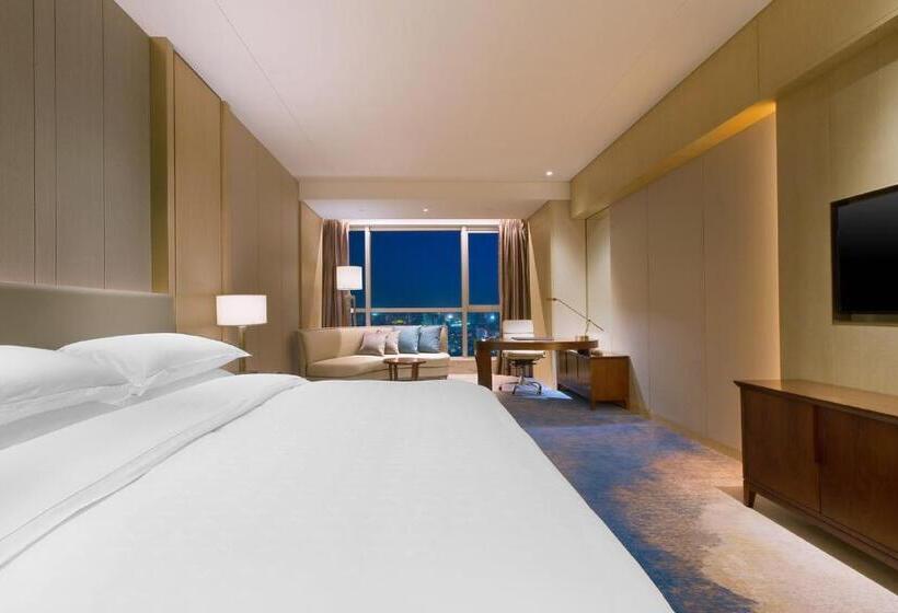 חדר דחוקס עם מיטת קינג, Sheraton Zhanjiang