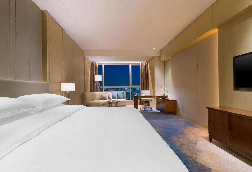 חדר דחוקס עם מיטת קינג, Sheraton Zhanjiang