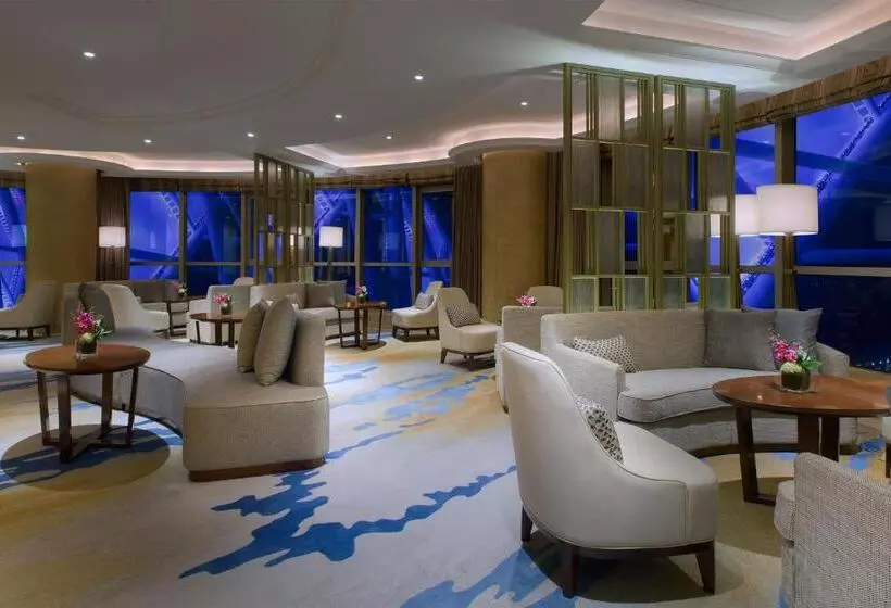キングサイズベッドのクラブルーム, Sheraton Zhanjiang