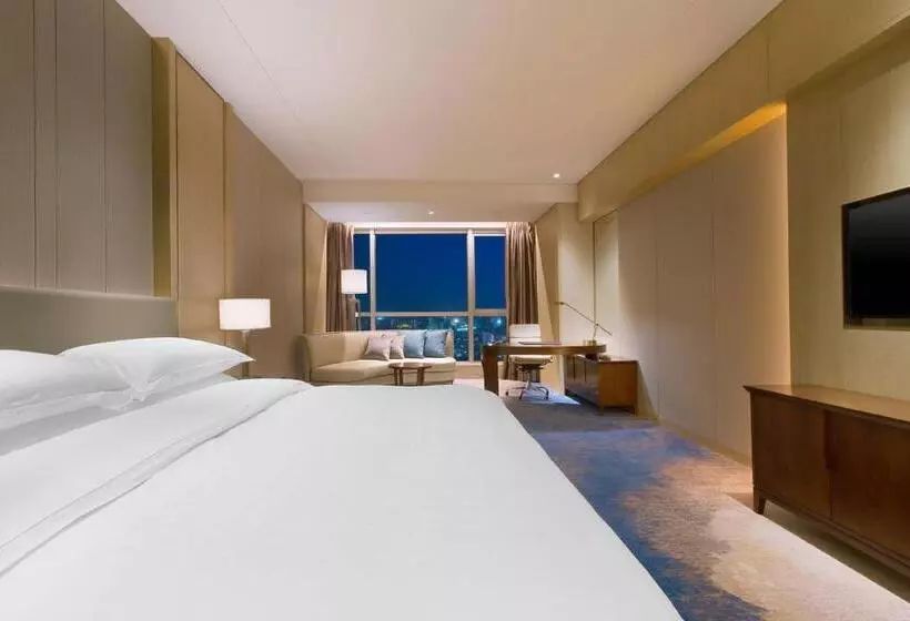 キングサイズベッドのクラブルーム, Sheraton Zhanjiang