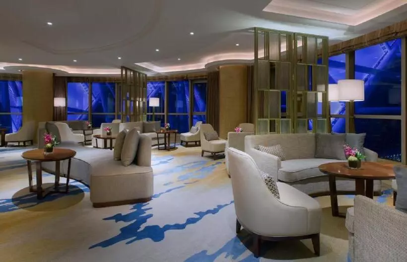 キングサイズベッドのクラブルーム, Sheraton Zhanjiang