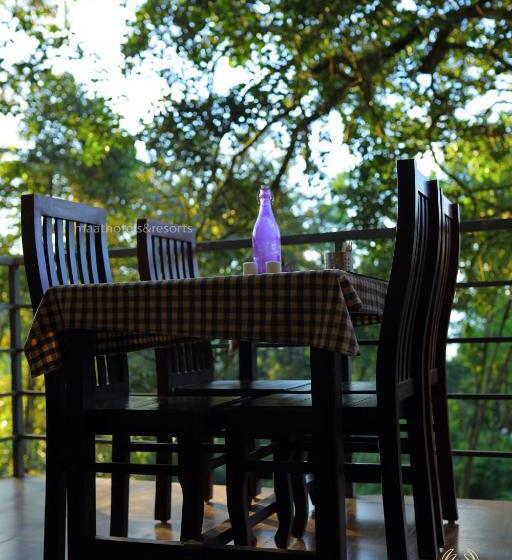 اتاق لوکس با بالکن, Spice Jungle Resort