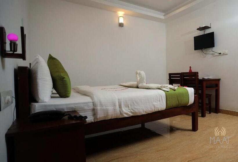 اتاق لوکس با بالکن, Spice Jungle Resort
