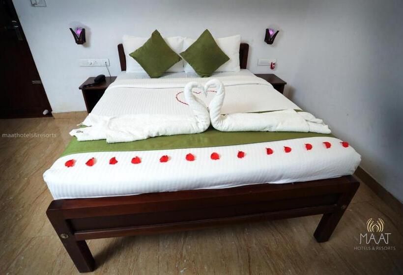 اتاق لوکس با بالکن, Spice Jungle Resort