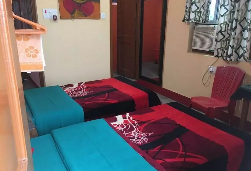 バルコニー付きデラックスルーム, Kundanbazar Guest House