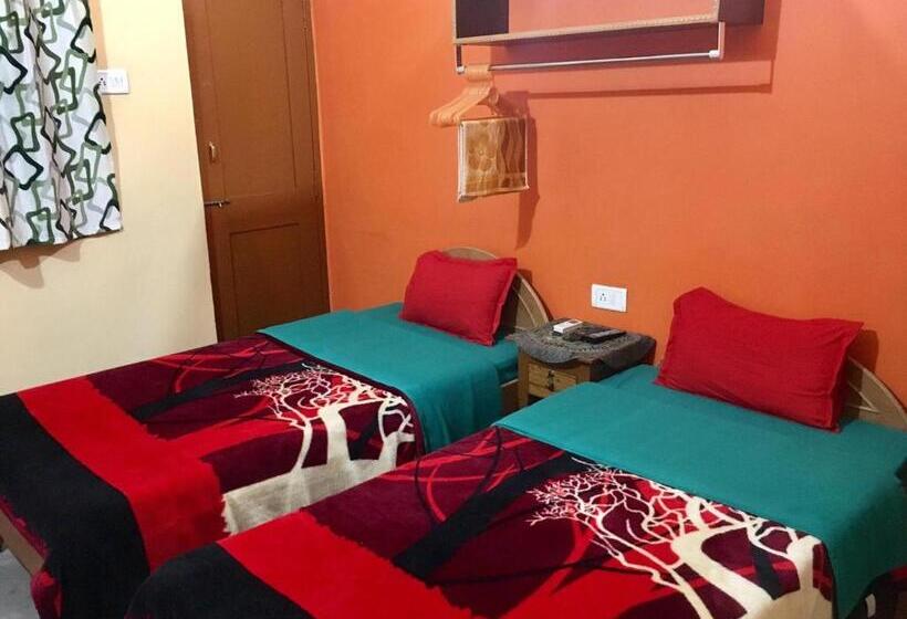 اتاق اکونومی, Kundanbazar Guest House