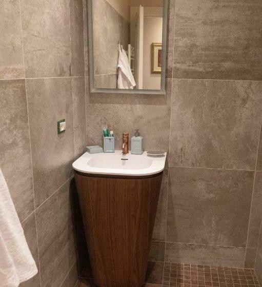 标准间, Casabella 22