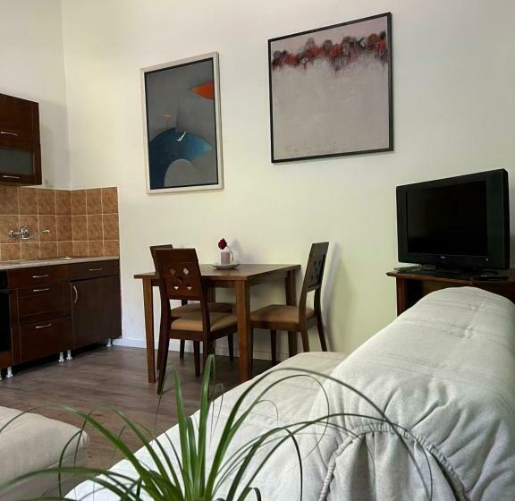 آپارتمان 1 خوابه با بالکن, Lavanda