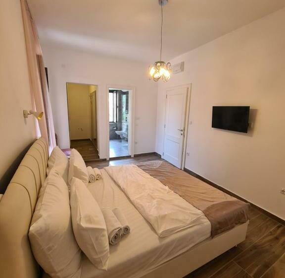 اتاق استاندارد, Opera Apartments