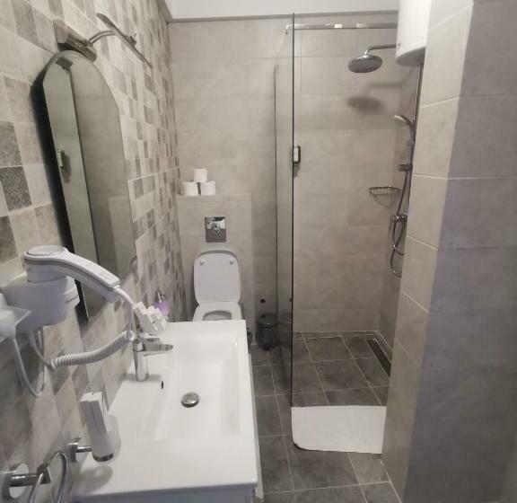 اتاق لوکس, Opera Apartments