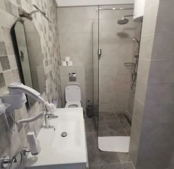 اتاق لوکس, Opera Apartments