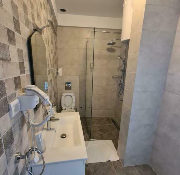 اتاق لوکس, Opera Apartments