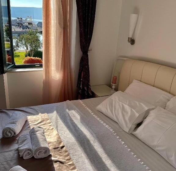 اتاق استاندارد با چشمانداز کوهستان, Opera Apartments