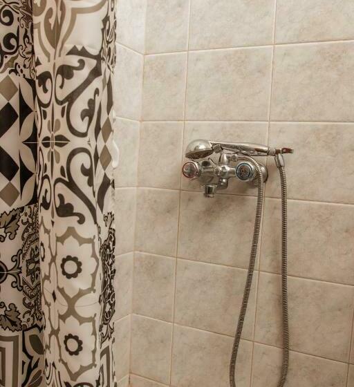 스탠다드 스튜디오, Anna Katerina Apartments