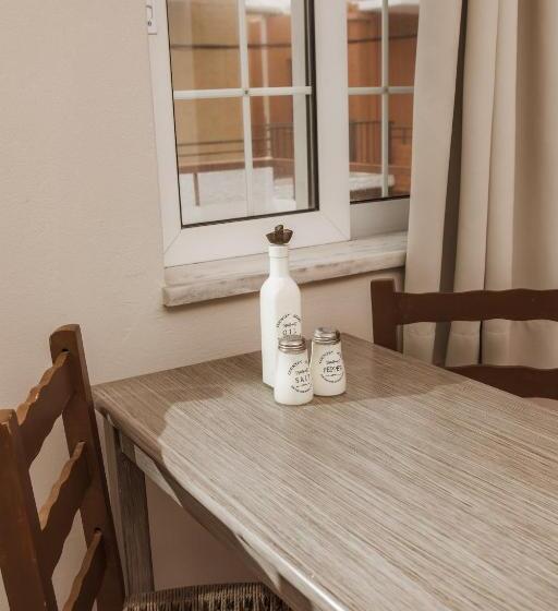 컴포트 스튜디오, Anna Katerina Apartments