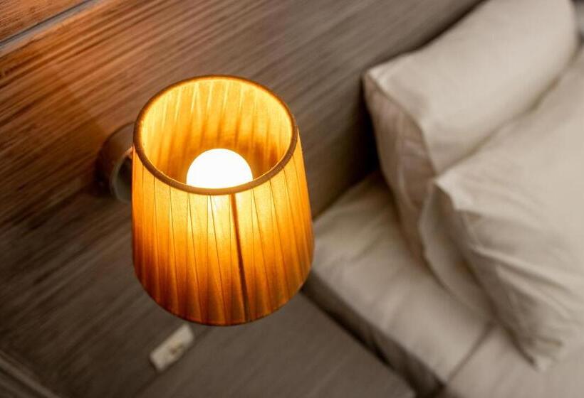 컴포트 스튜디오, Anna Katerina Apartments