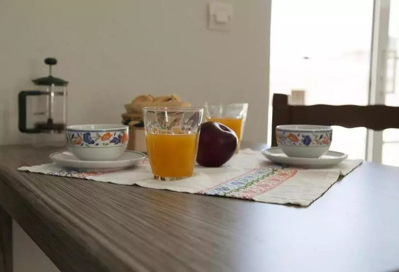 استودیو کامفورت, Anna Katerina Apartments