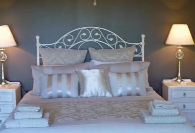 스위트, Cambridge Coach House