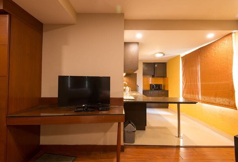 Апартаменты 1 Спальня, Fabhotel Santhome Inn