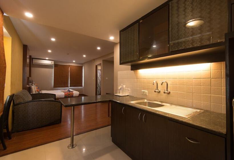 Апартаменты 1 Спальня, Fabhotel Santhome Inn