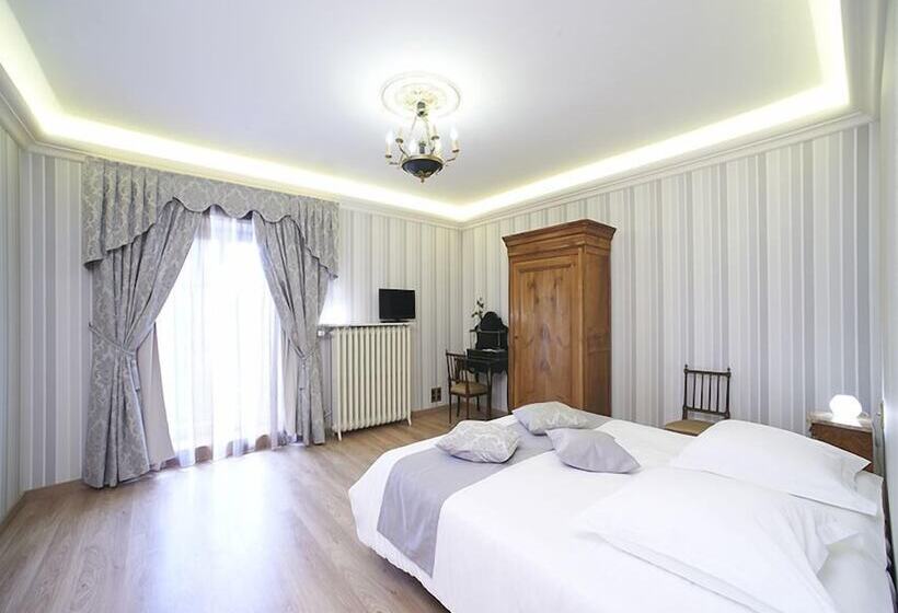 غرفة قياسية, Chateau De La Richerie