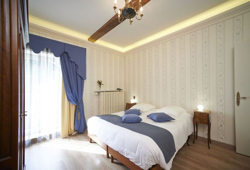 جناح إدارى, Chateau De La Richerie