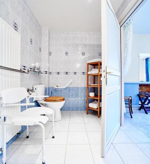 غرفة قياسية لذوى الاحتياجات الخاصة, Chateau De La Richerie