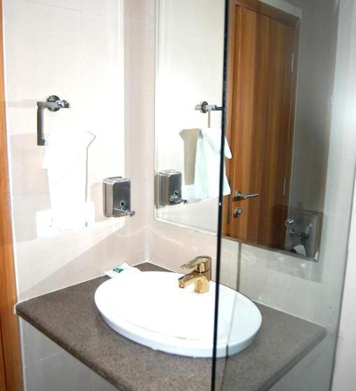 اتاق پرمیوم, Le Roi Udaipur