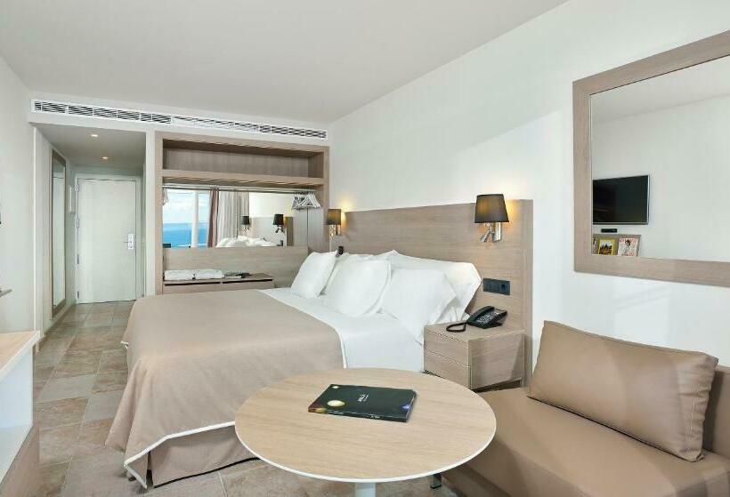 اتاق اساندارد با چشمانداز جانبی به دریا, Meliá Calviá Beach