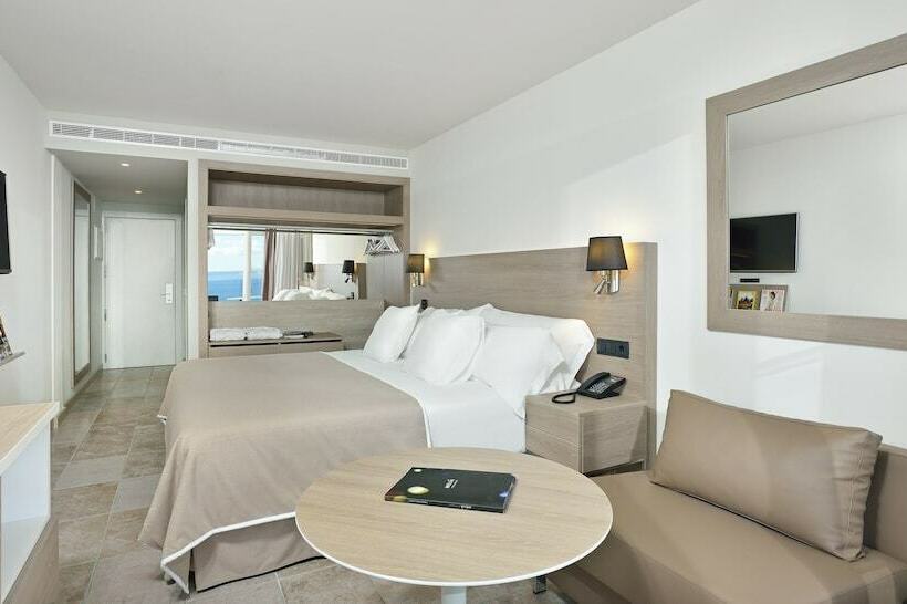 اتاق اساندارد با چشمانداز جانبی به دریا, Meliá Calviá Beach
