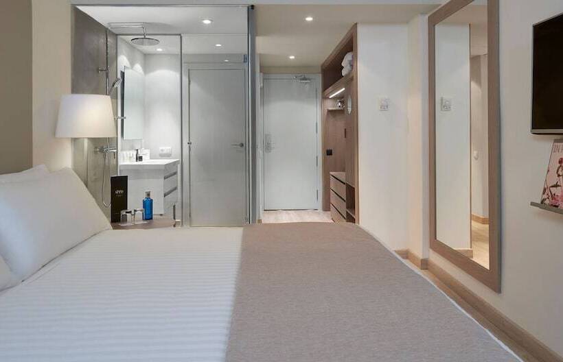 اتاق پرمیوم با چشمانداز دریا, Meliá Calviá Beach