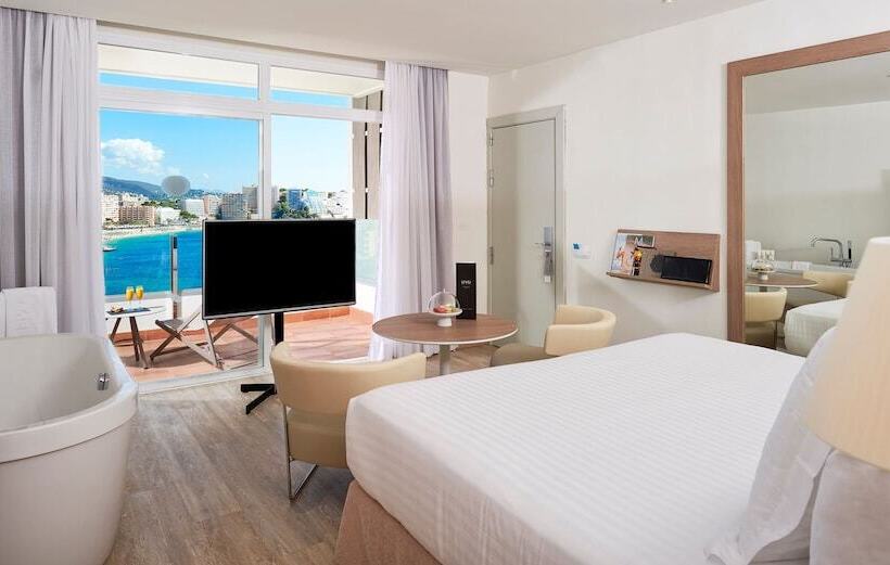 سوییت جونیور, Meliá Calviá Beach