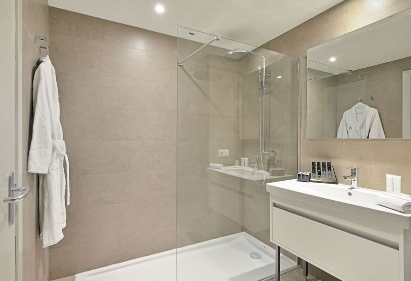 سوییت جونیور, Meliá Calviá Beach