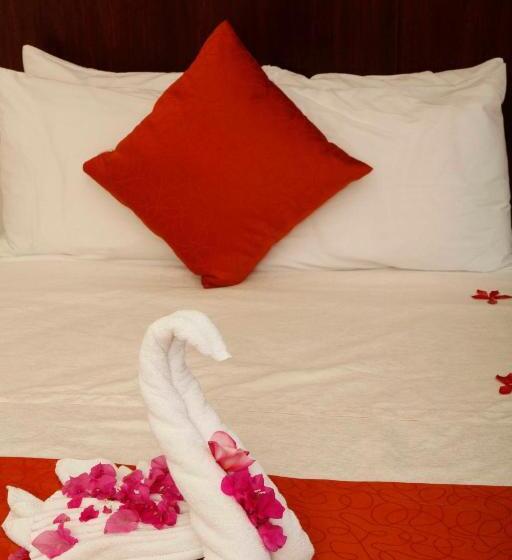 חדר סטנדרט לשלושה, Princess Mayev