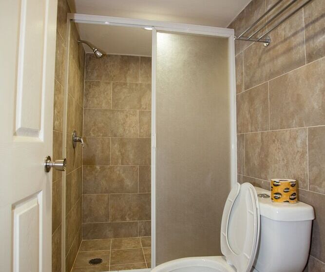 חדר סטנדרט לשלושה, Princess Mayev