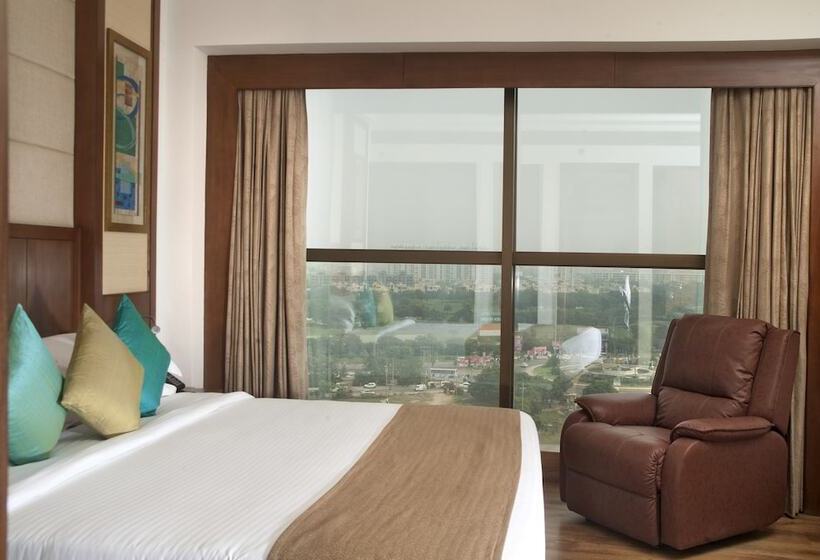 Люкс Повышенной Комфортности, Savoy Suitesgreater Noida