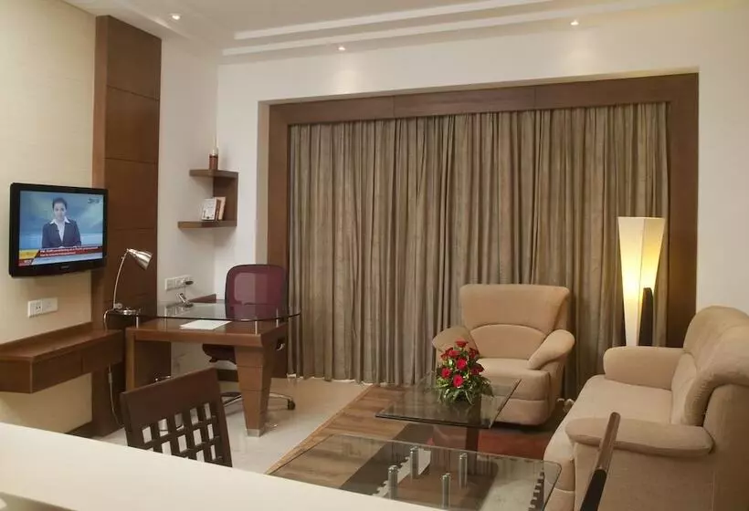 سوییت لوکس, Savoy Suites Greater Noida