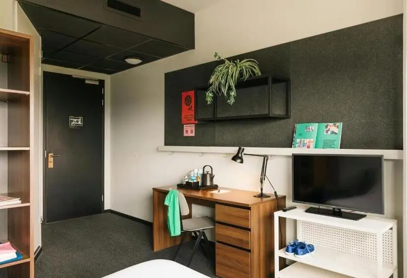 Deluxe Room King Size Bed, The Social Hub Amsterdam City