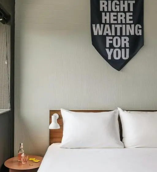 Deluxe Room King Size Bed, The Social Hub Amsterdam City