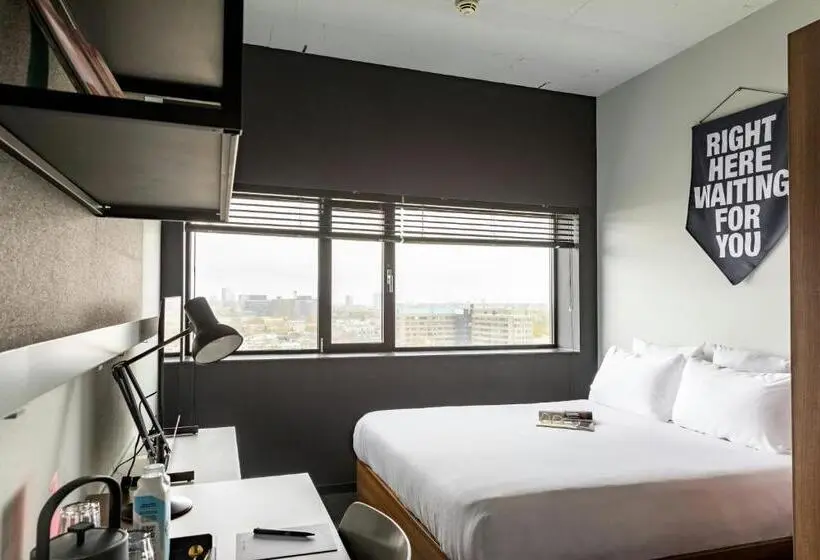 Deluxe Room King Size Bed, The Social Hub Amsterdam City