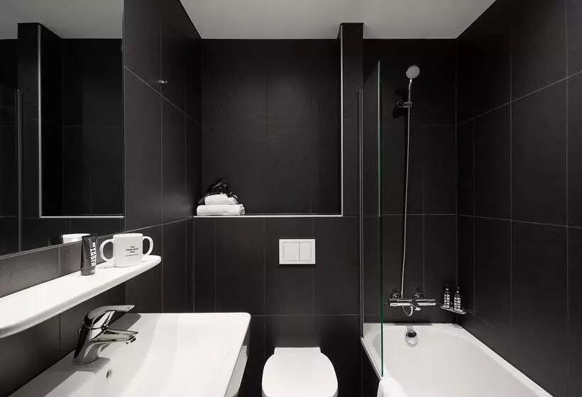 Deluxe Room King Size Bed, The Social Hub Amsterdam City