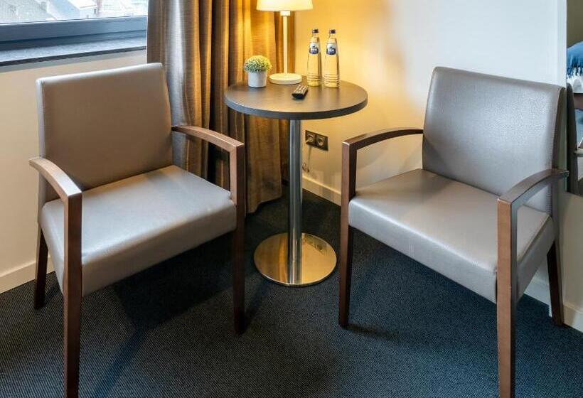 חדר סופריור לשלושה, Tower Hotel Aalst