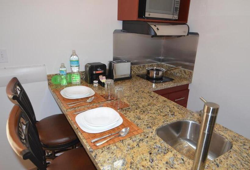 غرفة قياسية رباعية, Suites La Concordia