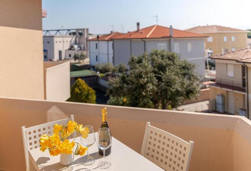 Апартаменты 1 Спальня с Балконом, Residence Marina Di Cecina
