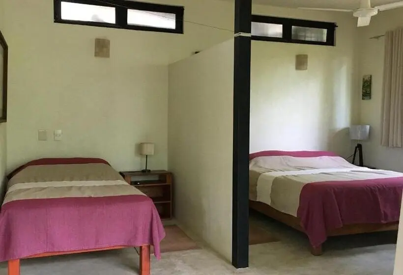 スタンダードトリプルルーム, Centro Sati Bungalow