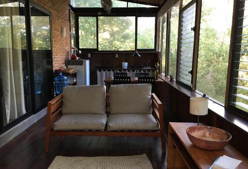 스탠다드 트리플 룸, Centro Sati Bungalow