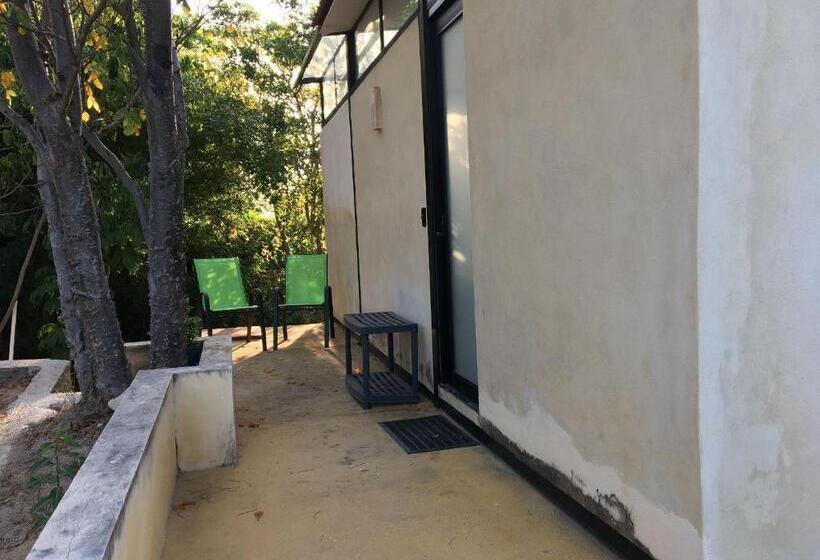オーシャンビューのスタンダードバンガロー, Centro Sati Bungalow