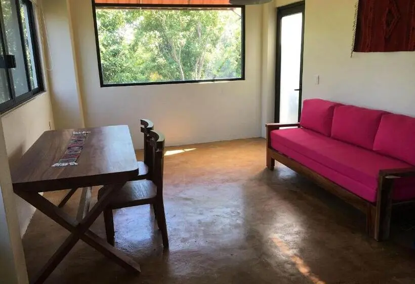 庭の見える1ベッドルームアパートメント, Centro Sati Bungalow