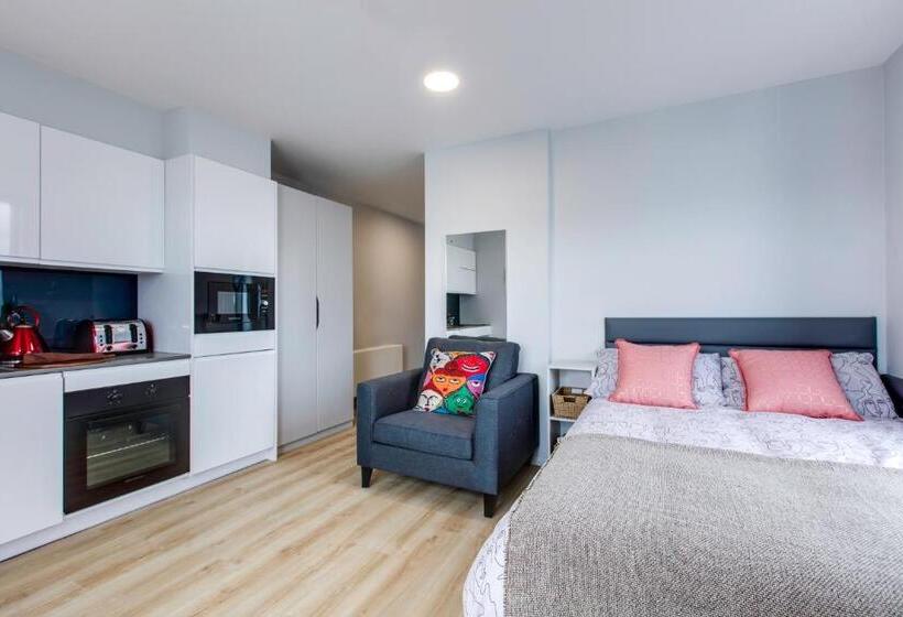 סטודיו דלוקס, Yugo Explore Kavanagh Court